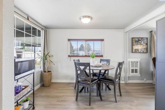 1207 Sanford Ave, Richland, WA 99354