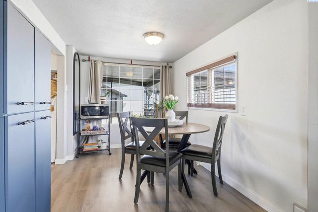 1207 Sanford Ave, Richland, WA 99354