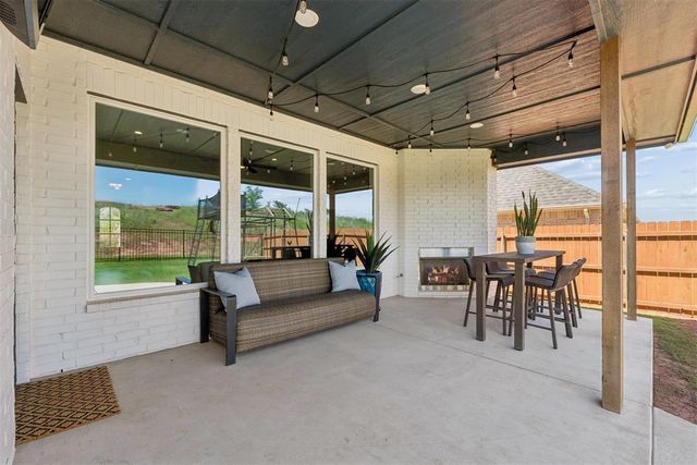 8701 Beechgrove Drive, Arcadia, OK 73007