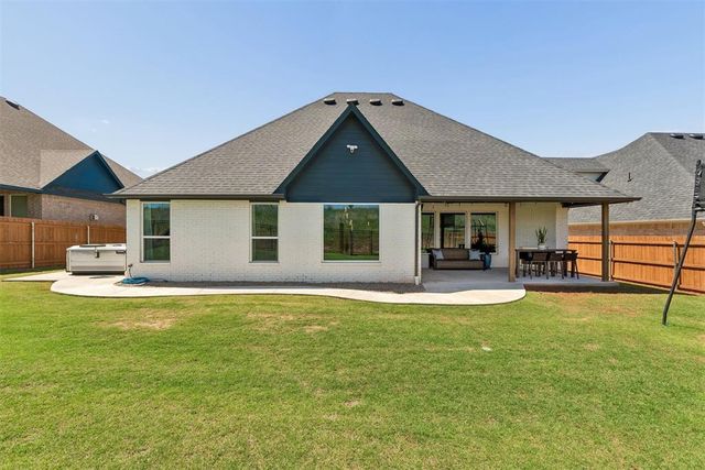 8701 Beechgrove Drive, Arcadia, OK 73007