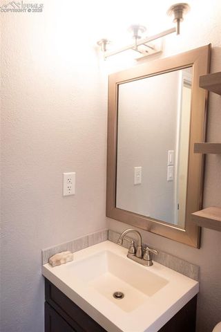 342 Mount View Lane, Colorado Springs, CO 80907