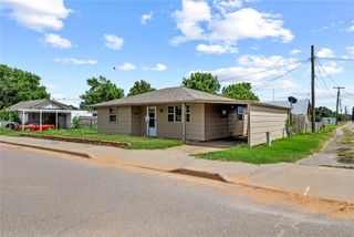 516 E Huber Avenue, Weatherford, OK 73096