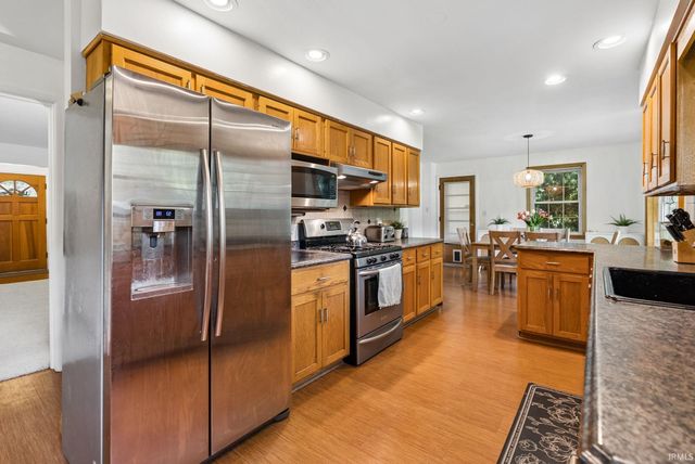 8315 Waterswolde Lane, Fort Wayne, IN 46825