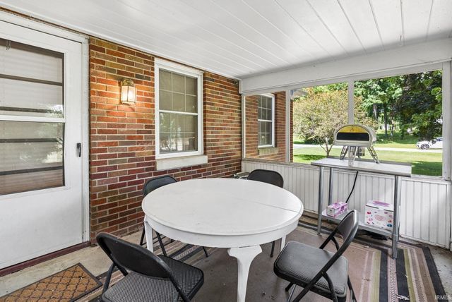 8315 Waterswolde Lane, Fort Wayne, IN 46825