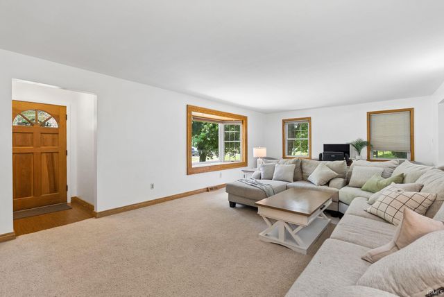 8315 Waterswolde Lane, Fort Wayne, IN 46825