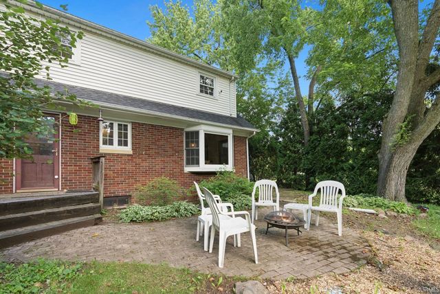 8315 Waterswolde Lane, Fort Wayne, IN 46825