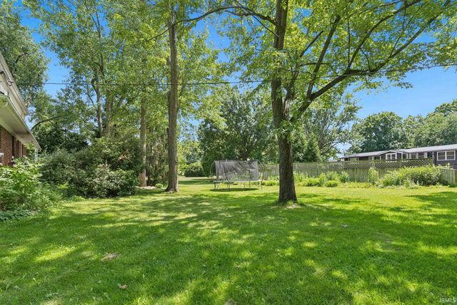 8315 Waterswolde Lane, Fort Wayne, IN 46825