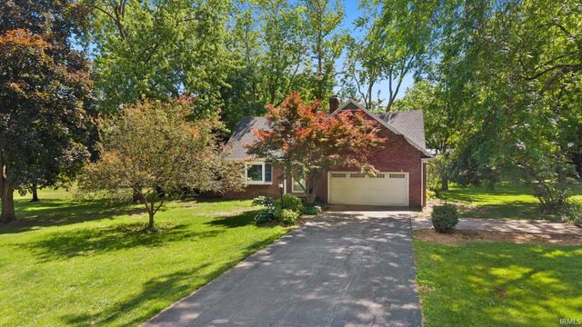 8315 Waterswolde Lane, Fort Wayne, IN 46825