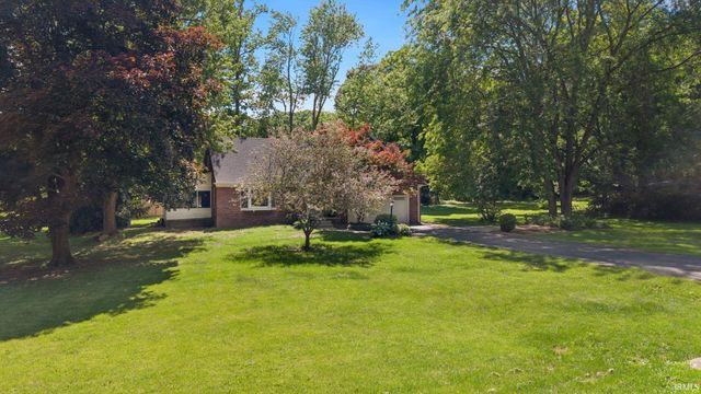 8315 Waterswolde Lane, Fort Wayne, IN 46825