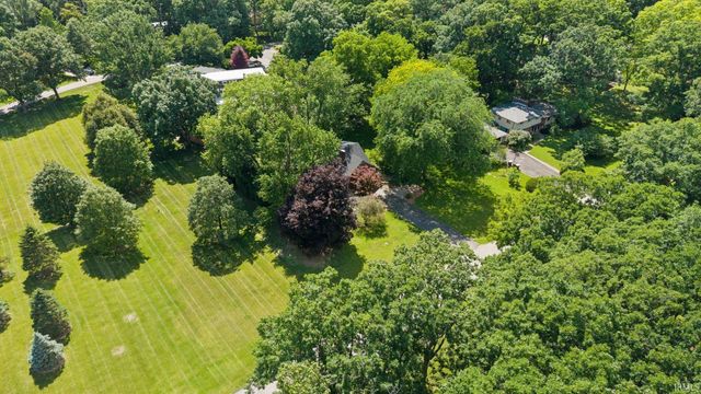 8315 Waterswolde Lane, Fort Wayne, IN 46825