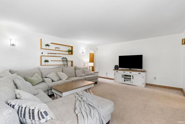 8315 Waterswolde Lane, Fort Wayne, IN 46825