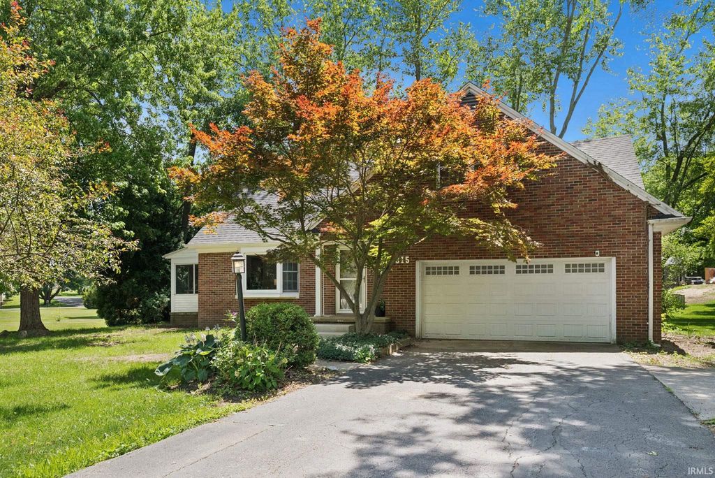 8315 Waterswolde Lane, Fort Wayne, IN 46825