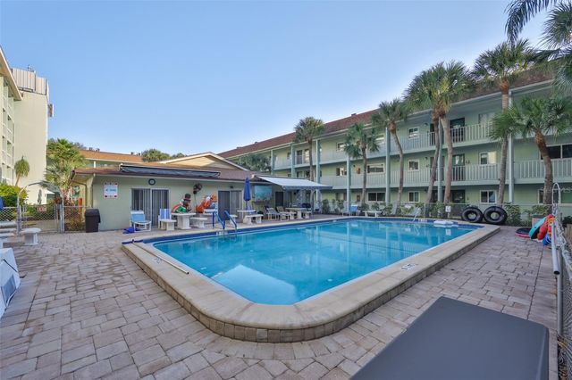 801 83RD AVENUE N 118, St Petersburg, FL 33704