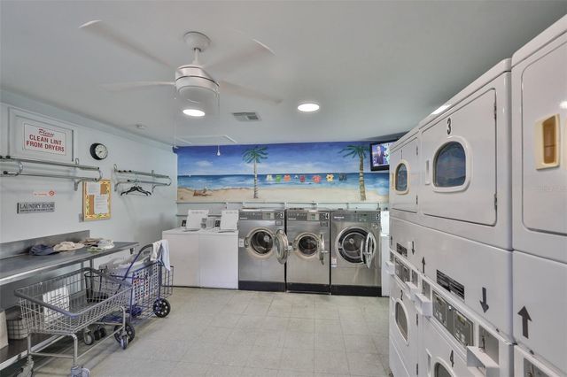 801 83RD AVENUE N 118, St Petersburg, FL 33704