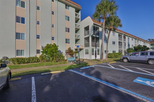 801 83RD AVENUE N 118, St Petersburg, FL 33704