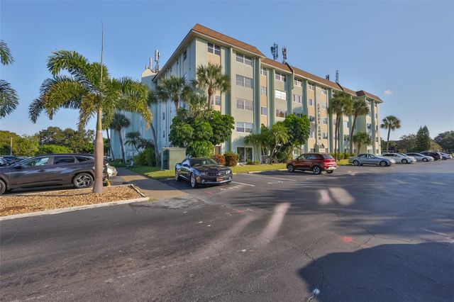 801 83RD AVENUE N 118, St Petersburg, FL 33704