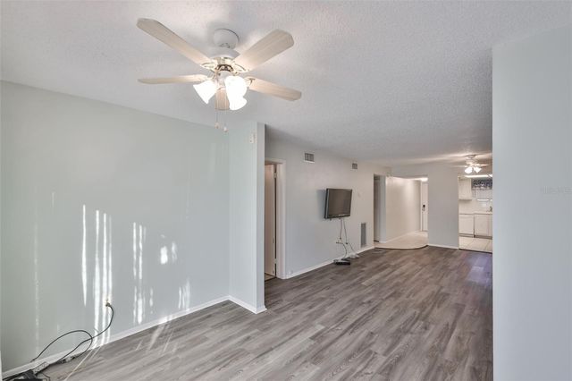 801 83RD AVENUE N 118, St Petersburg, FL 33704