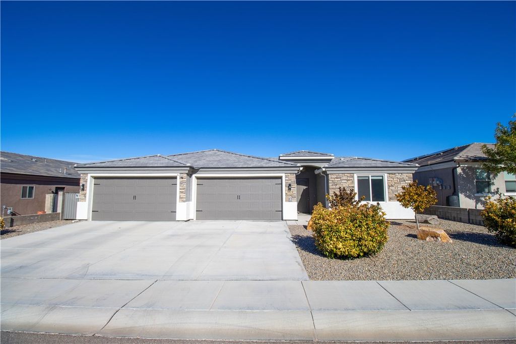 3323 Brenda Avenue, Kingman, AZ 86401