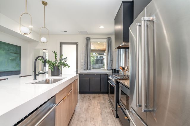 1009 Summit Ave, Nashville, TN 37203