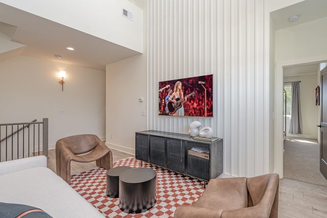 1009 Summit Ave, Nashville, TN 37203