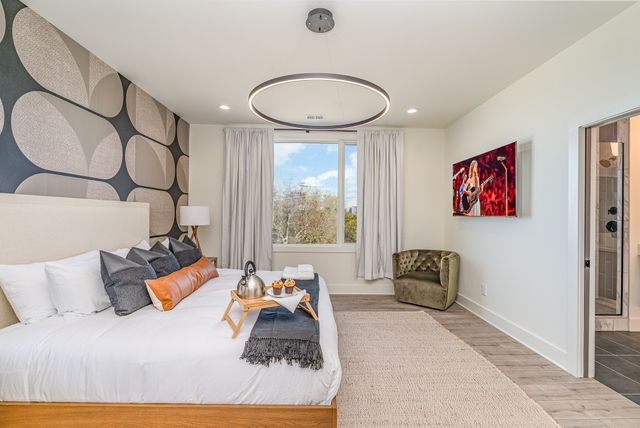 1009 Summit Ave, Nashville, TN 37203