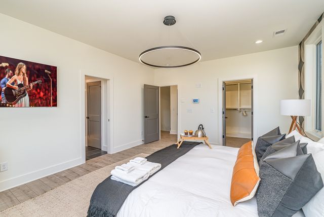 1009 Summit Ave, Nashville, TN 37203