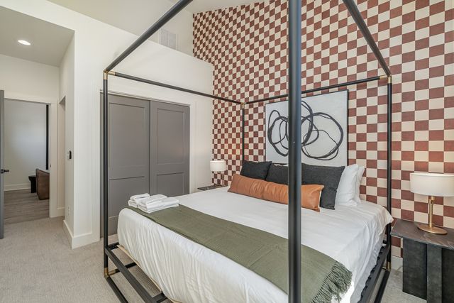 1009 Summit Ave, Nashville, TN 37203