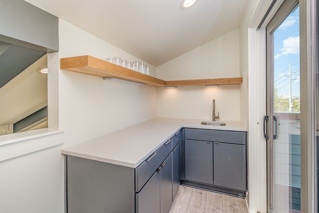 1009 Summit Ave, Nashville, TN 37203