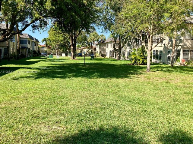 5681 SW 2nd Ct 105, Margate, FL 33068