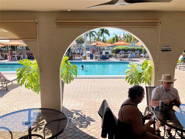 5681 SW 2nd Ct 105, Margate, FL 33068