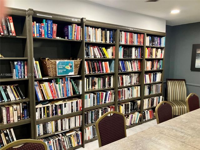 5681 SW 2nd Ct 105, Margate, FL 33068