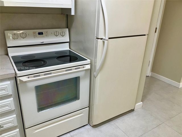 5681 SW 2nd Ct 105, Margate, FL 33068