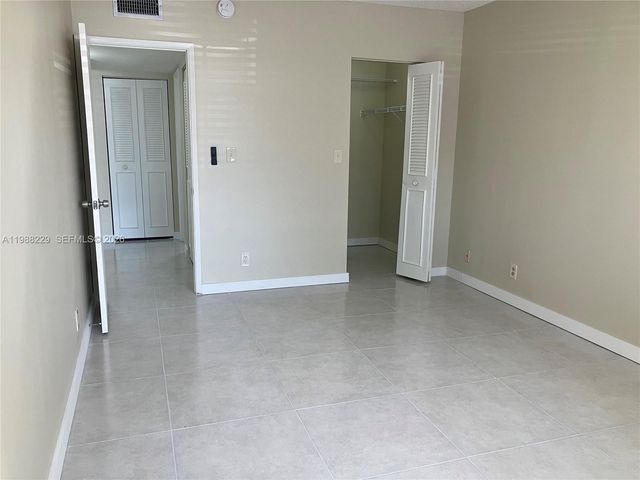 5681 SW 2nd Ct 105, Margate, FL 33068