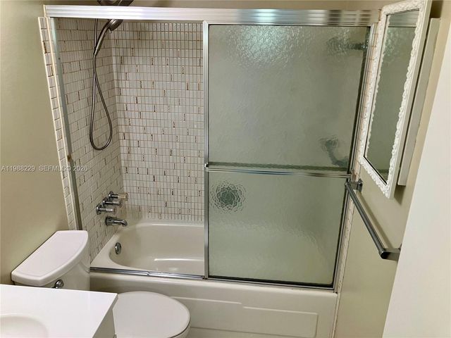 5681 SW 2nd Ct 105, Margate, FL 33068