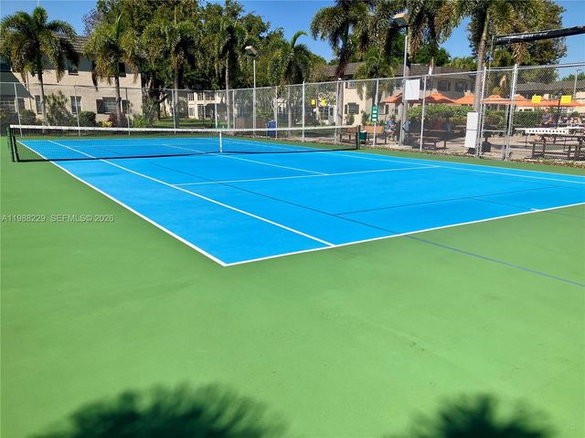 5681 SW 2nd Ct 105, Margate, FL 33068