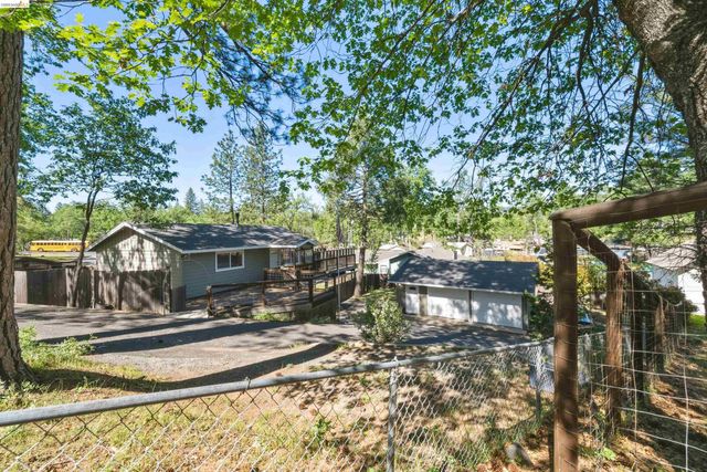 20485 Soulsbyville Rd, Soulsbyville, CA 95372