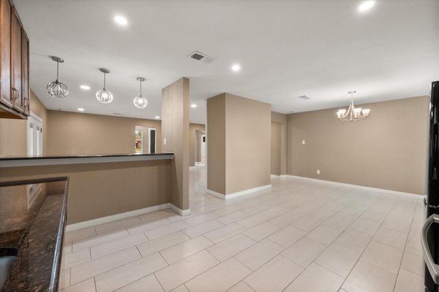 5806 Village Glen Trail, Arlington, TX 76016