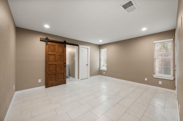 5806 Village Glen Trail, Arlington, TX 76016