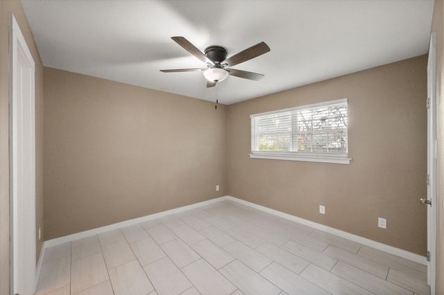 5806 Village Glen Trail, Arlington, TX 76016