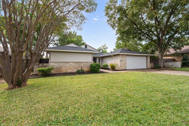 5806 Village Glen Trail, Arlington, TX 76016