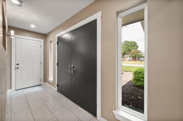 5806 Village Glen Trail, Arlington, TX 76016