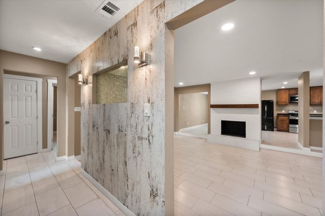 5806 Village Glen Trail, Arlington, TX 76016