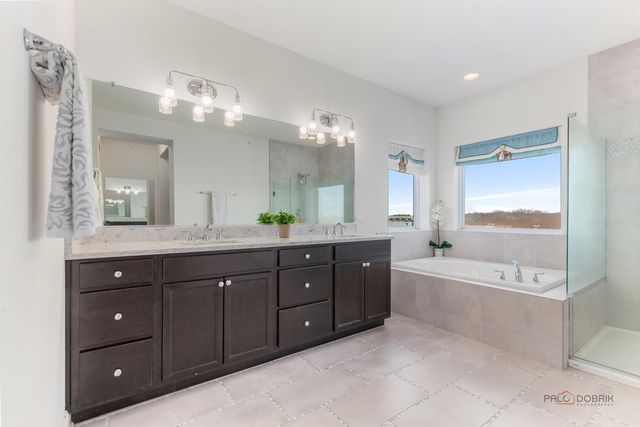 1442 Somerset Place, Barrington, IL 60010