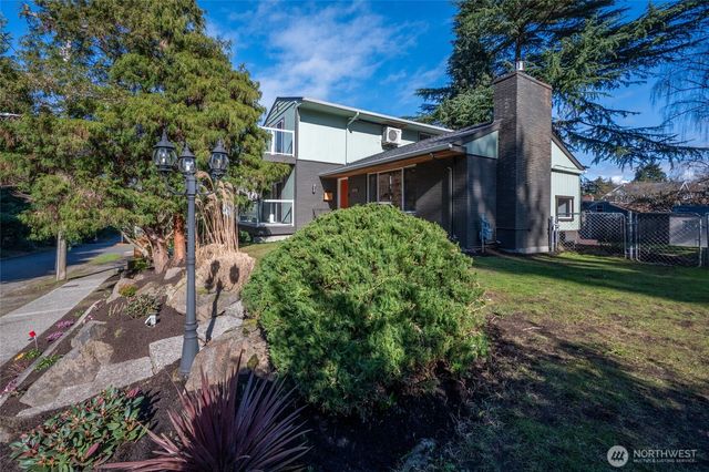 4570 36th Avenue W, Seattle, WA 98199