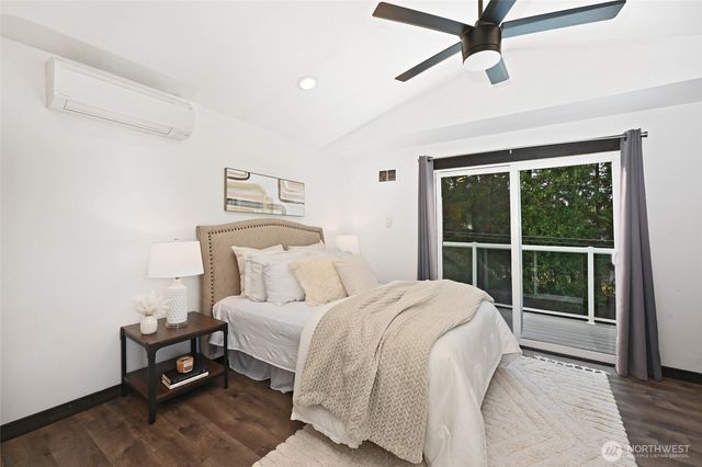 4570 36th Avenue W, Seattle, WA 98199