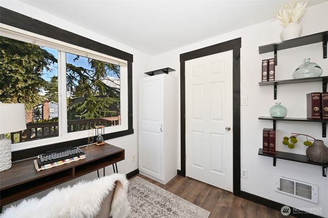 4570 36th Avenue W, Seattle, WA 98199