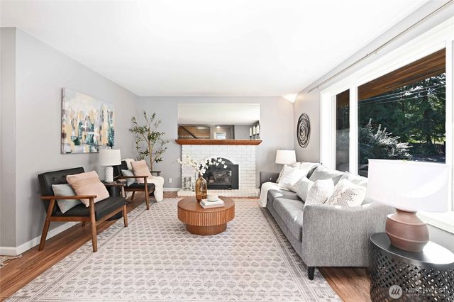 4570 36th Avenue W, Seattle, WA 98199