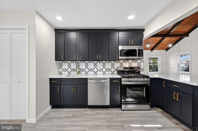306 MAY CT, West Deptford, NJ 08096