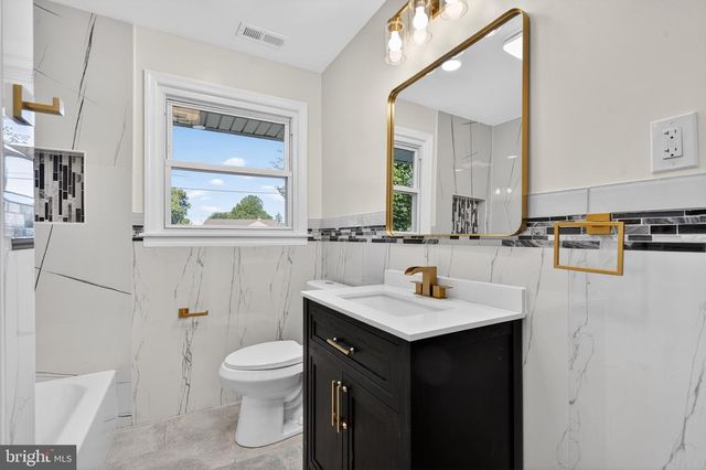 306 MAY CT, West Deptford, NJ 08096