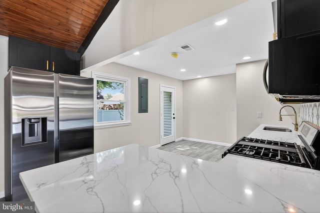 306 MAY CT, West Deptford, NJ 08096